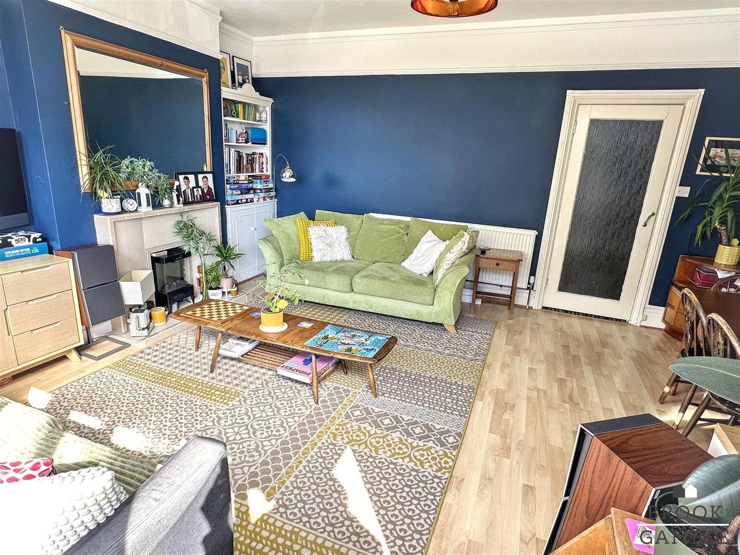3 Bedroom Maisonette. Vicarage Road in Eastbourne,  16